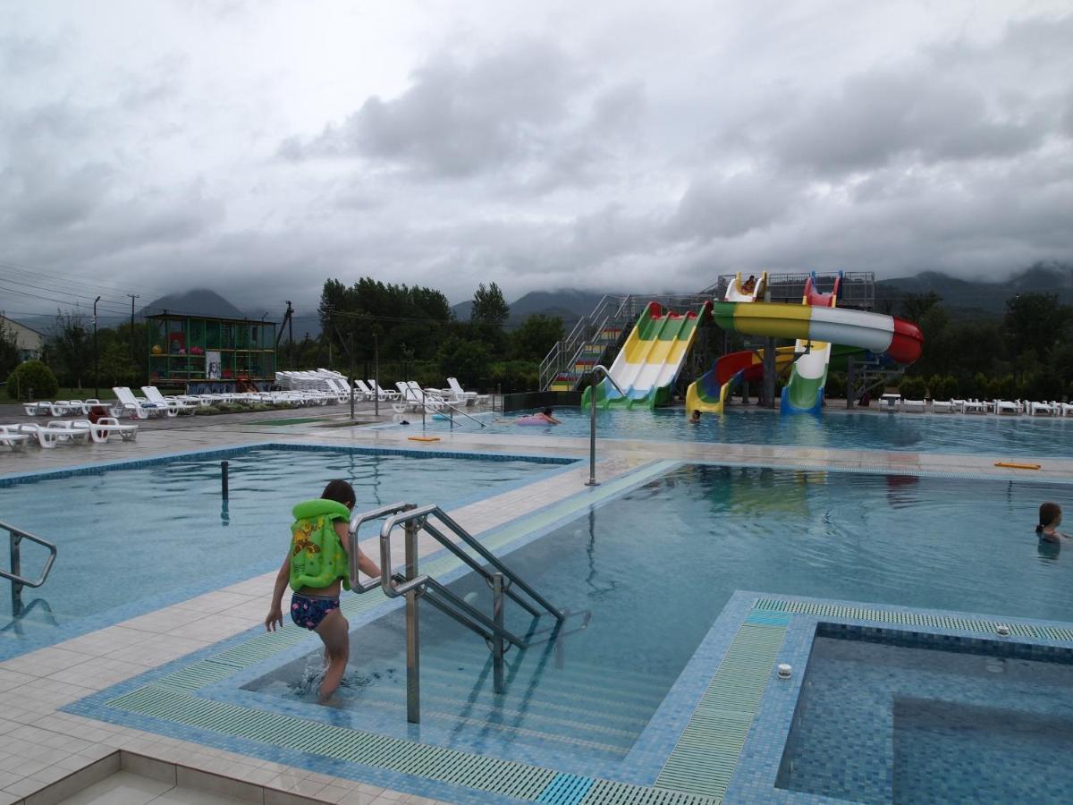 Tulipan Hotel Aquapark Vyshkove Eksteriør bilde