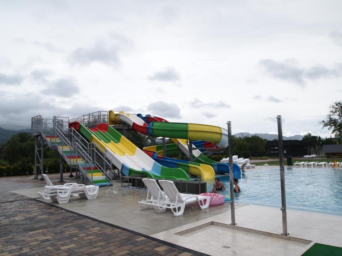 Tulipan Hotel Aquapark Vyshkove Eksteriør bilde